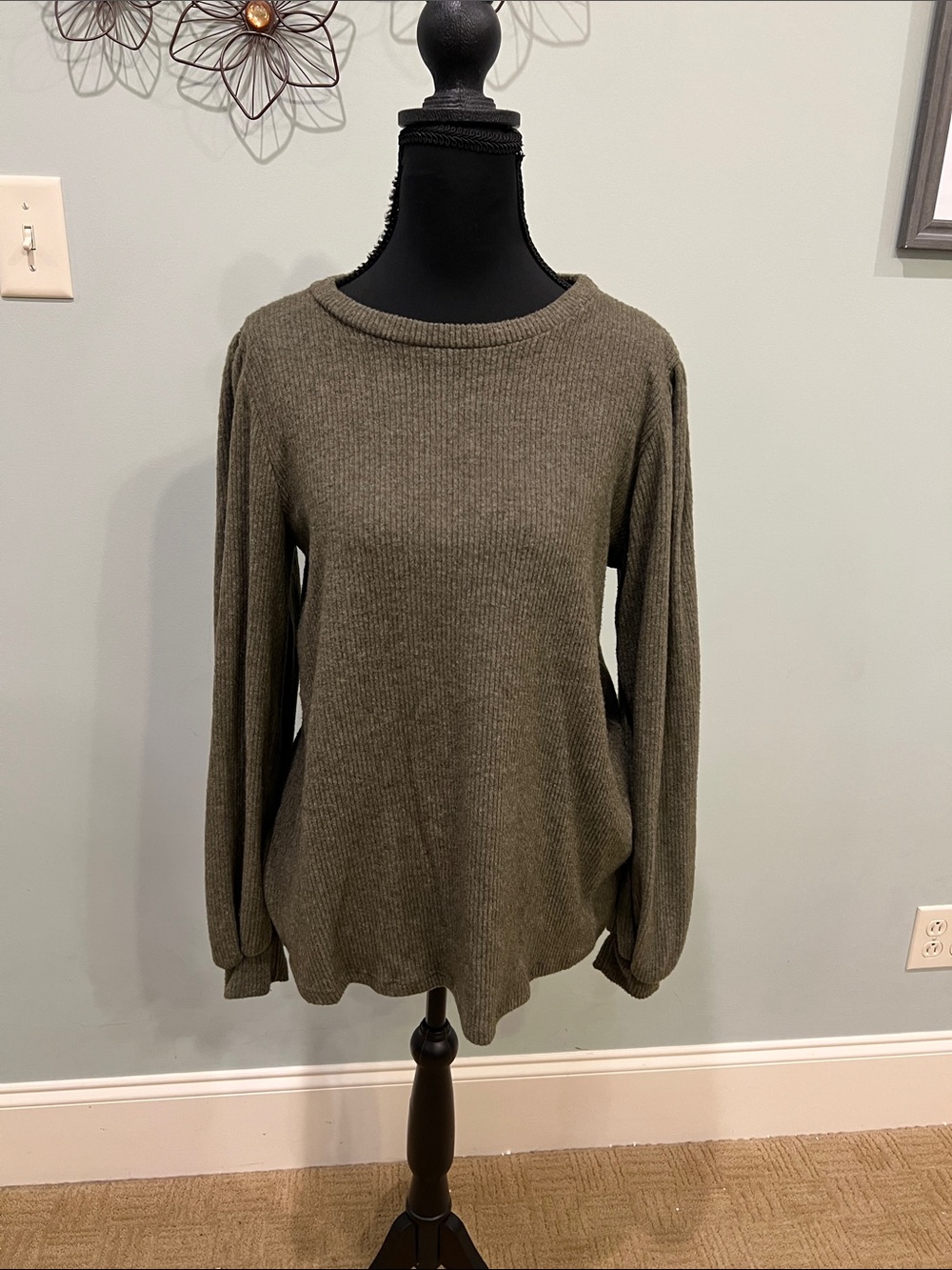 Olive Green Ribbed Balloon-Sleeve Pullover Sweatshirt
